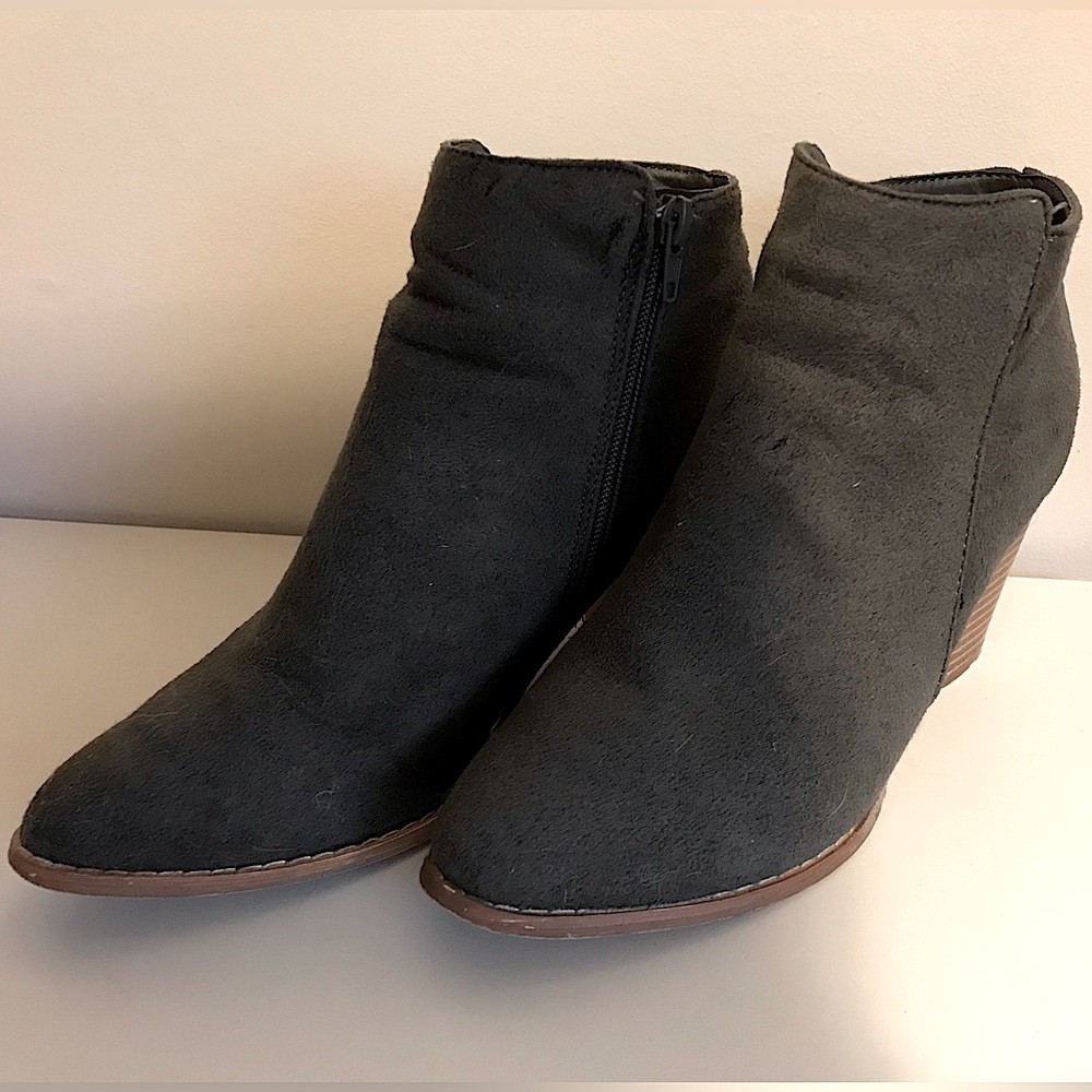 Olive Street Grey Ankle Booties - Sz 7